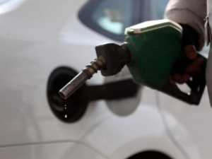 Akaryakıt fiyatları da satışları da arttı