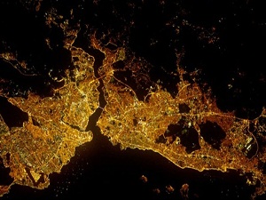 İstanbul Uzaydan Bakılınca Göz Kamaştırıyor