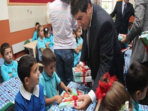 Çöpten 400 bin defter çıktı