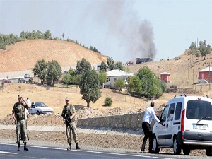 İki yüz silahsız ere roketatarlı saldırı: 9 şehit, 70 yaralı