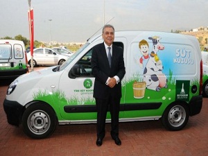 İzmir Büyükşehir Haftada 2 Litre Süt Dağıtacak