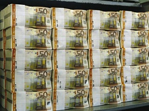 Dünya zenginlerinin serveti 100 trilyon