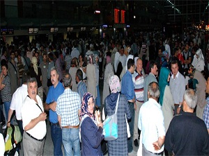 İzmir'den ilk hac kafilesi dualarla uğurlandı