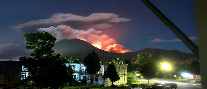 Lokon yanardağı harekete geçti