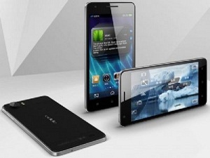 Dünyanın İlk 1080 Piksel Çözünürlü Akıllı Telefonu