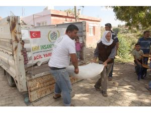 İHH, Suriyelilere 6 ton un gönderdi