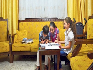 Suriyeli çocuklar okul sıralarına hasret