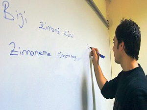 Diyarbakırlı öğrenciler 'seçmeli Kürtçe'ye rağbet etmedi