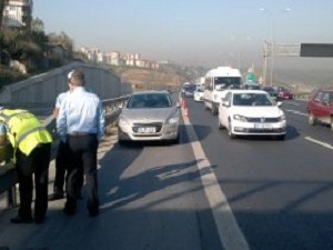 TEM Otoyolu’nda Yaya Trafik Polisi Uygulaması