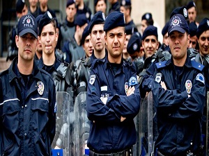 İstanbulda Bin 600 Polise Şark Tayini