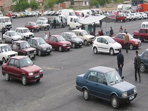 Savaş korkusu ve ÖTV zammı otomobili uçurdu