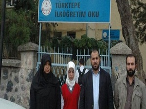 Okul müdüründen başörtülü öğrenciye linç