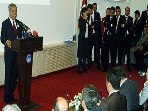 Arınç’tan Öğretim Görevlilerine Müjde
