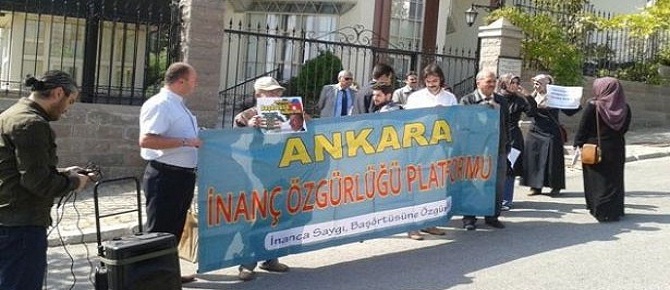 Azerbaycan'da okullarda başörtüsü yasağı