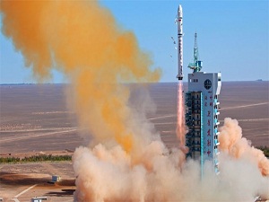 Çin İki Uydu Birden Fırlattı