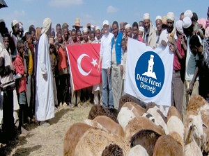 Deniz Feneri kurbanları yoksullara ulaştırıyor