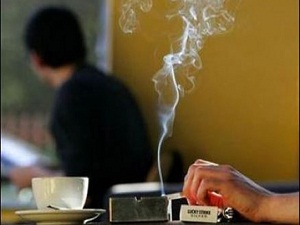 Sigara içen kadınlar büyük tehlikede!