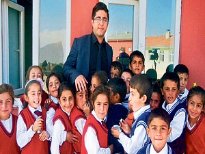 Öğretmenlerine sahip çıkan köylülerden PKK’ya: Çocuklarımızın yakasından düşün