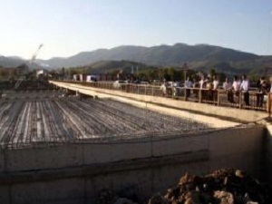 Yeni Çaycuma Köprüsünün Kirişleri Monte Edildi
