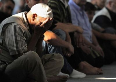 Fransa'da aşırı sağcılar camiye saldırdı