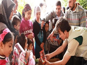 İHH'dan Suriyeli çocuklara bayram sürprizi