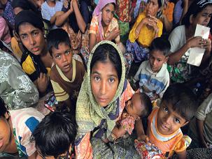 4.600 ev küle döndü, 22 bin Arakanlı yurdunu terk etti