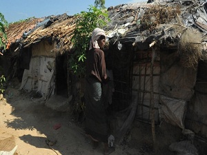 28 Bin Arakanlı Evinden Uzakta