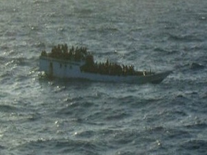 Arakanlı Müslümanların teknesi battı: 130 kayıp