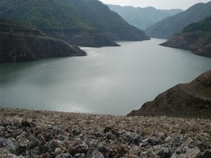 Sapanca Gölü'nden Yuvacık Barajı'na su takviyesi