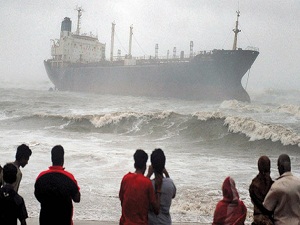 Güney Asya’da tropikal fırtına kâbusu
