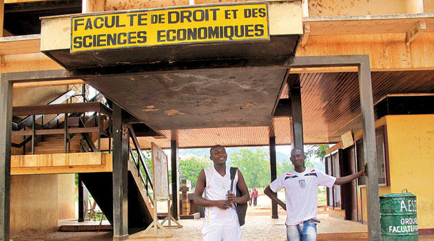 Koca ülkenin tek üniversitesi var, onun da hali perişan