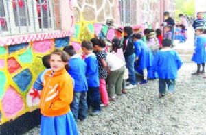 Bir El Ver Projesiyle okullar renkleniyor