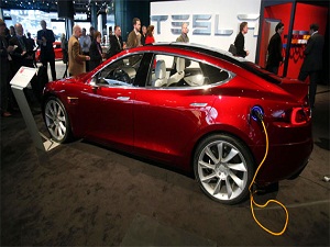 Tesla'dan elektrikli otomobilde devrim