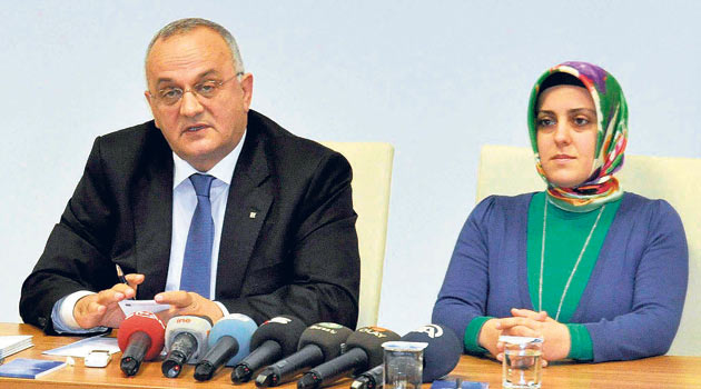 Başörtülü mühendis belgesine kavuştu