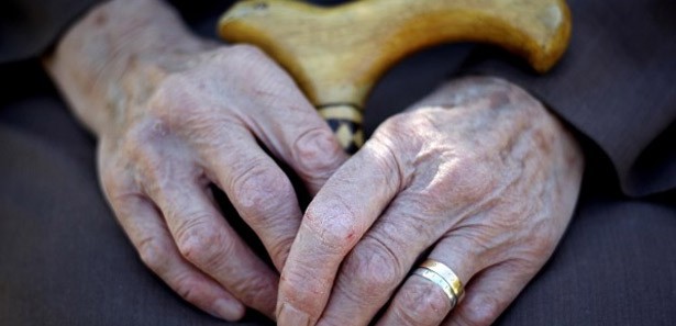 Alzheimer göz muayenesiyle 15 yıl öncesinden teşhis edilebiliyor