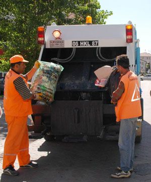 Çöp toplamanın faturası su abonesine yansıtılacak