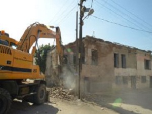 Bayraktar: Şehir, kasaba ve köyleri uygunsuz yapılardan kurtaracağız