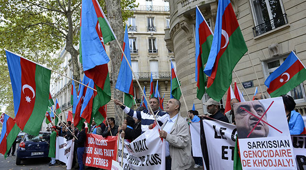 Ermenistan: Bakü saldırmak için uygun zaman kolluyor