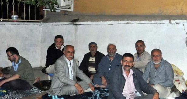 Yüzlerce hacı Irak'ta mağdur!