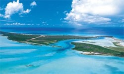 Turks ve Caicos üç yıl sonra yeniden kendi kendini yönetmeye hazırlanıyor.