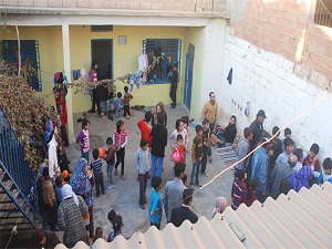 115 kişi bir evde yaşıyor