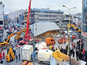 Van'daki Bayram Otel davası başladı: Keşke otelde onların yerine ben ölseydim