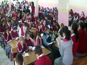 Bu okulda herkes okuyor