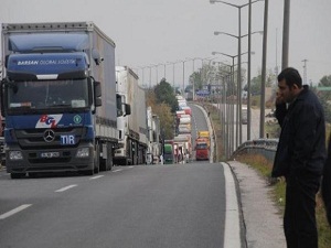 Kapıkule’de 12 Kilometre TIR Kuyruğu