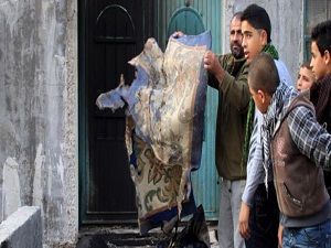 İsrailli yerleşimciler camileri yakıyor