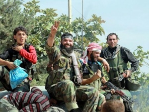 Özgür Suriye Ordusu Esed'in memleketinde