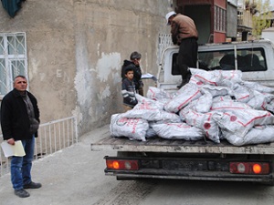 Hakkari'de 25 bin aileye kömür dağıtılıyor
