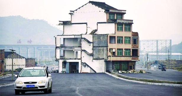 Otoyol manzaralı ev