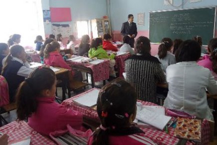 Görme engelli öğretmen, öğrencilerine ışık oluyor