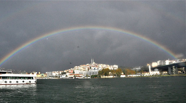 Eyüp Sultan’da Gökkuşağı Büyüledi